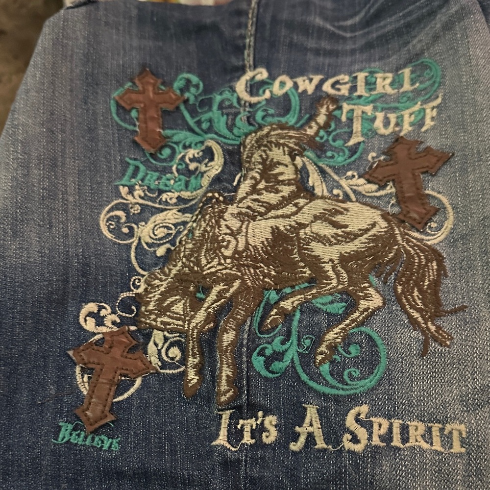 Cowgirl Tuff Jeans Unbelievable Spirit 31x33